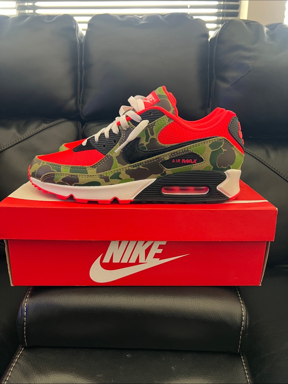 Nike Men’s Air Max Reverse Duck Camouflage Infrared Casual Sneaker